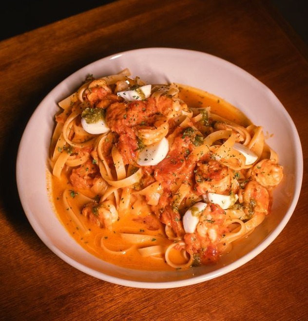 FETTUCCINE DE CAMARÃO MADALENA