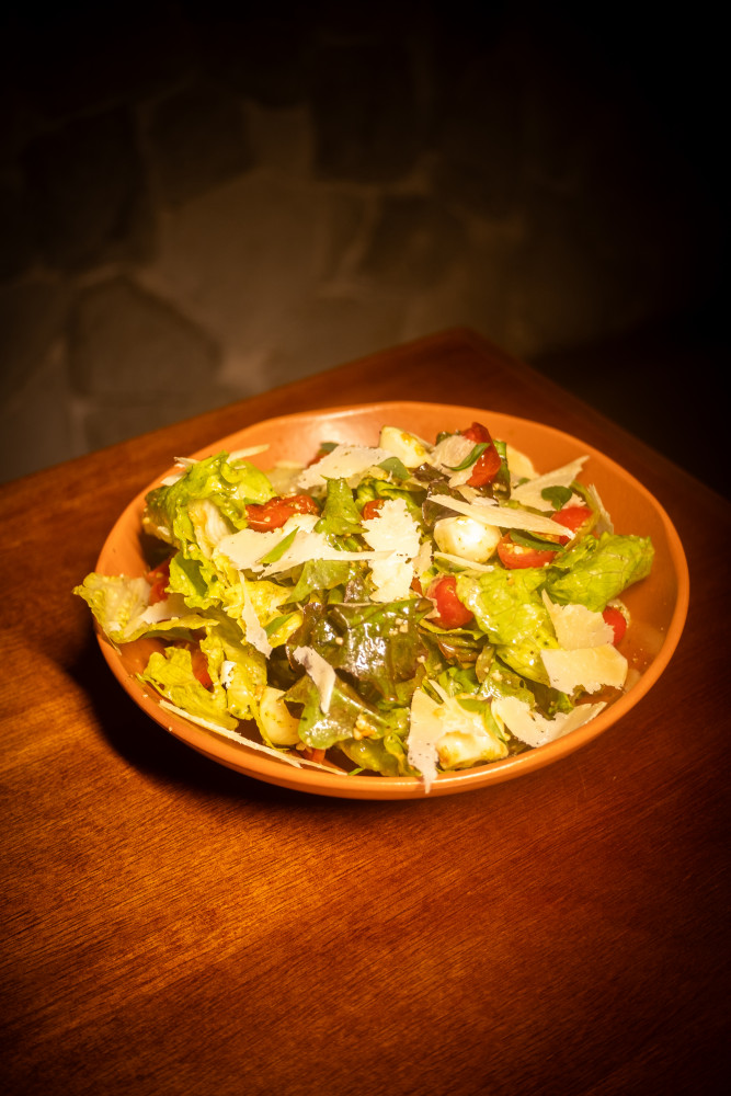 SALADA COM MOLHO DE IOGURTE E HORTELÃ