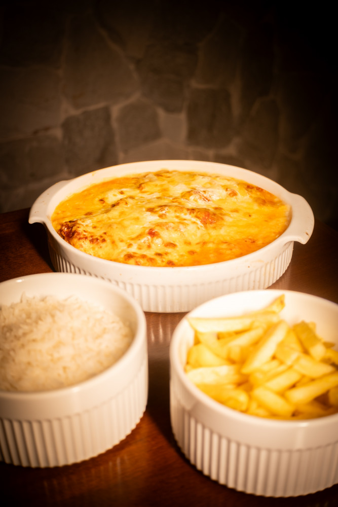 PARMEGIANA DE FILÉ MADALENA