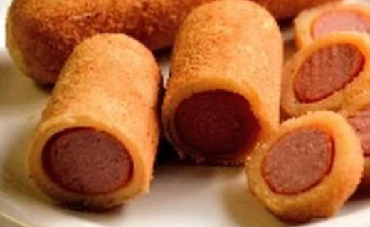 Enroladinho de salsicha frito